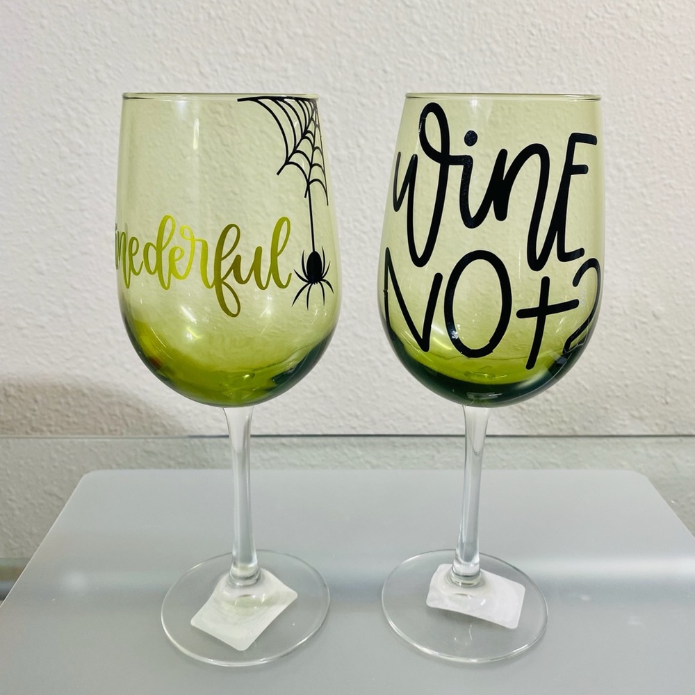 Custom made Halloween wine glasses set